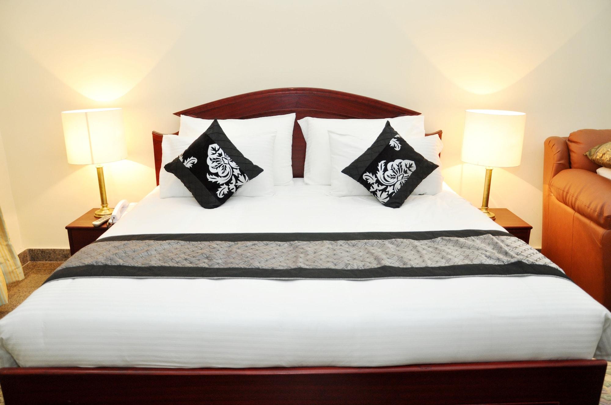Oyo 367 Hotel Forest Green Нью-Дели Экстерьер фото