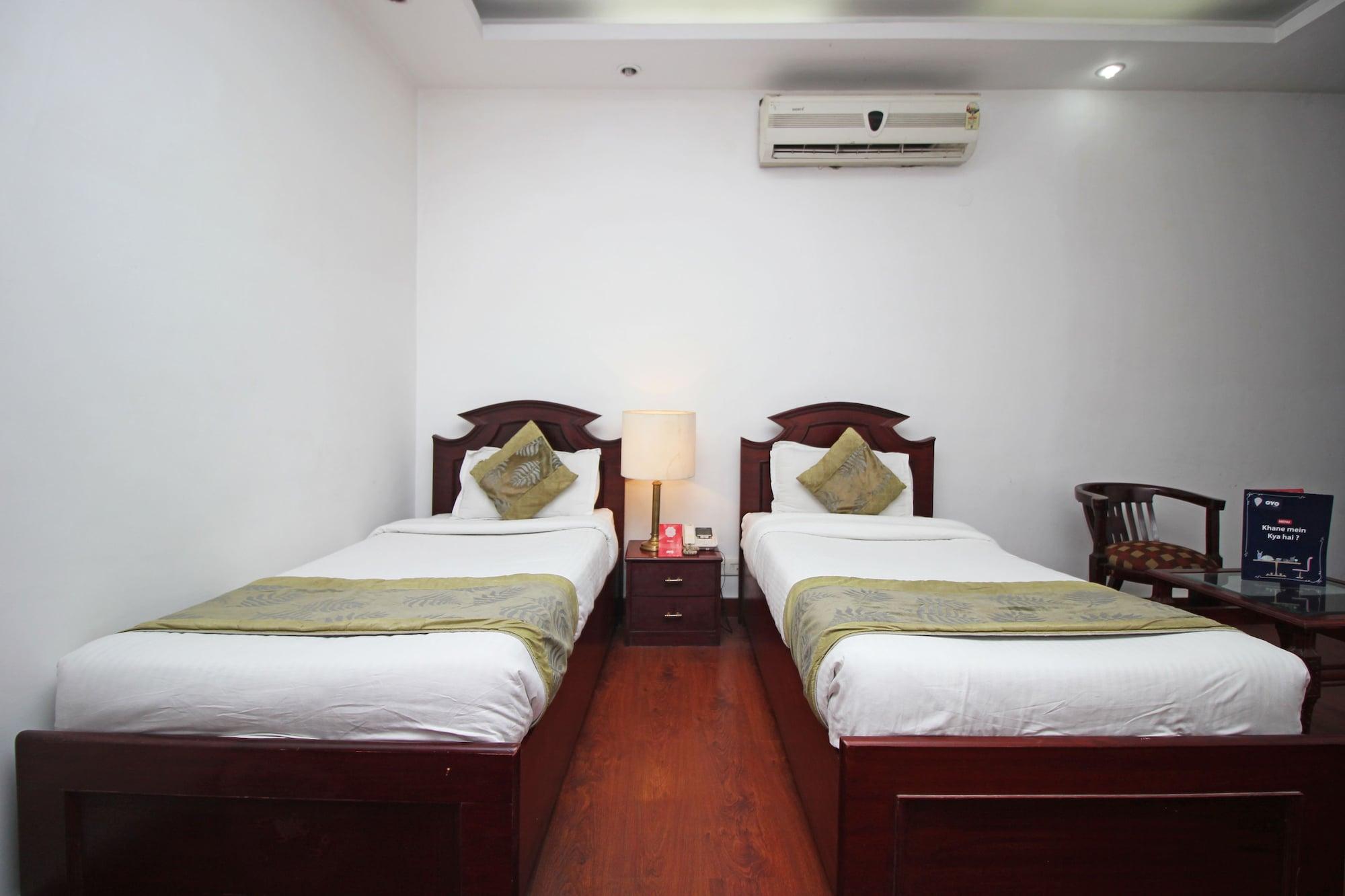 Oyo 367 Hotel Forest Green Нью-Дели Экстерьер фото