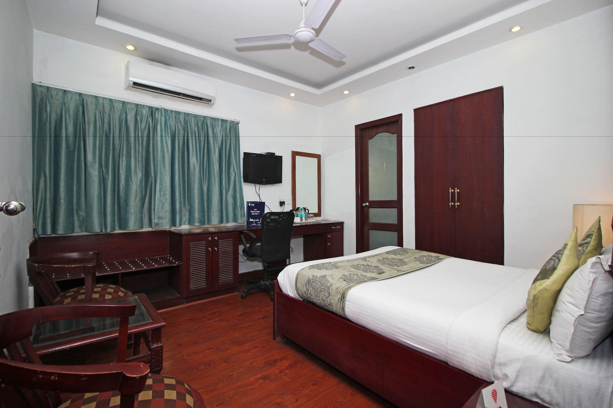 Oyo 367 Hotel Forest Green Нью-Дели Экстерьер фото