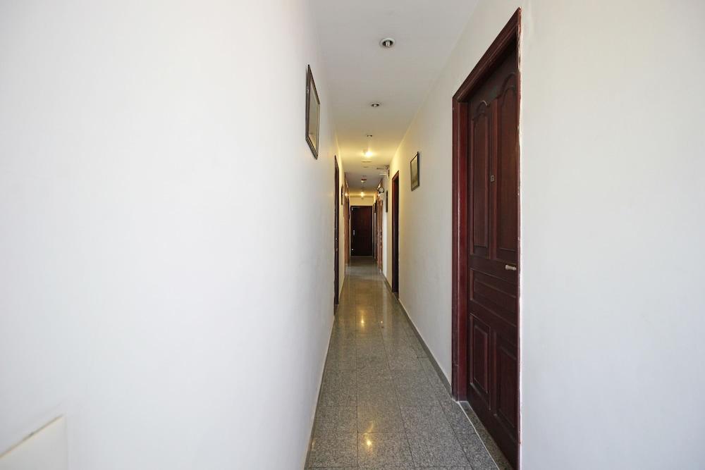Oyo 367 Hotel Forest Green Нью-Дели Экстерьер фото