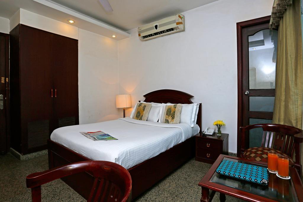 Oyo 367 Hotel Forest Green Нью-Дели Экстерьер фото