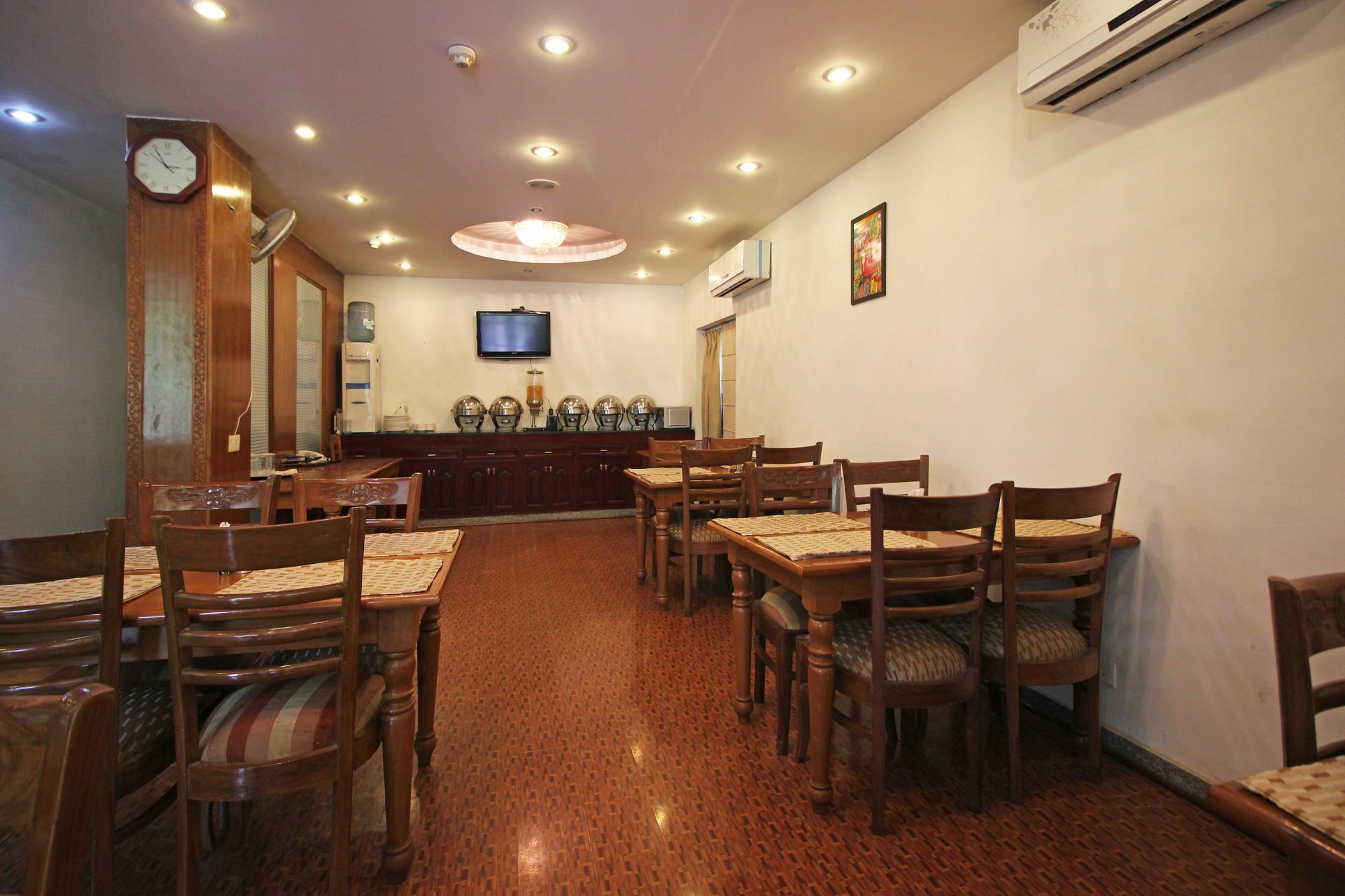 Oyo 367 Hotel Forest Green Нью-Дели Экстерьер фото